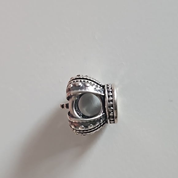Pandora crown charm - Picture 3 of 3